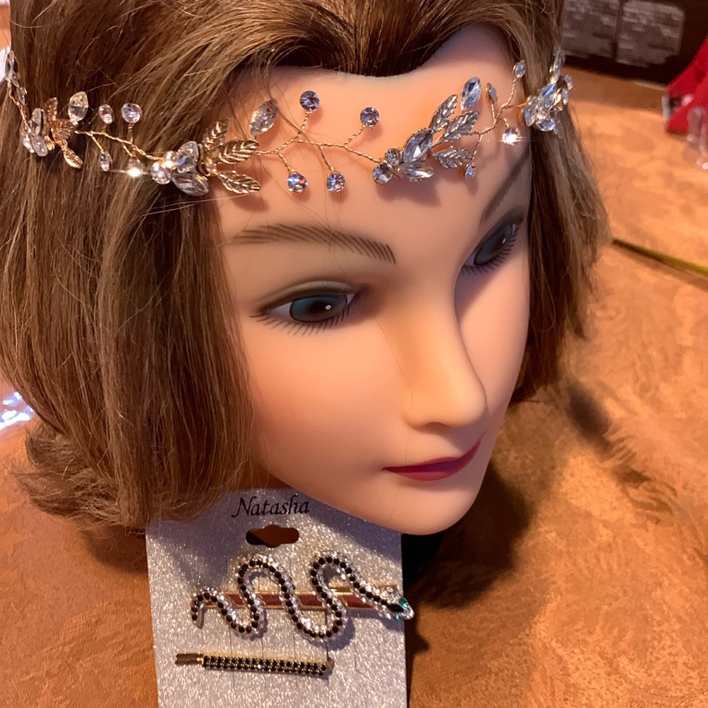 Set of 4 pieces headband and 3 hair clips